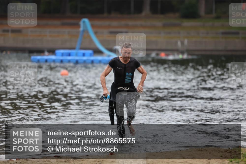 14.09.2025 - Stadtparktriathlon Michael Strokosch http://msf.ph/oto/8865575 14.09.2025 09:04:54 Schwimmen 432 meine-sportfotos.de
