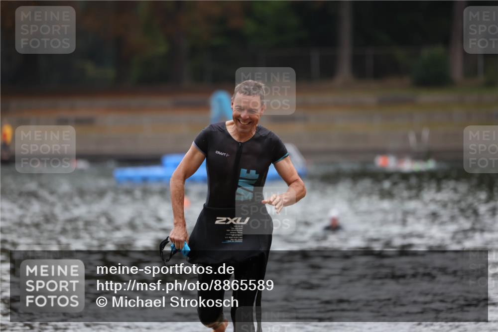 14.09.2025 - Stadtparktriathlon Michael Strokosch http://msf.ph/oto/8865589 14.09.2025 09:04:56 Schwimmen 432 meine-sportfotos.de