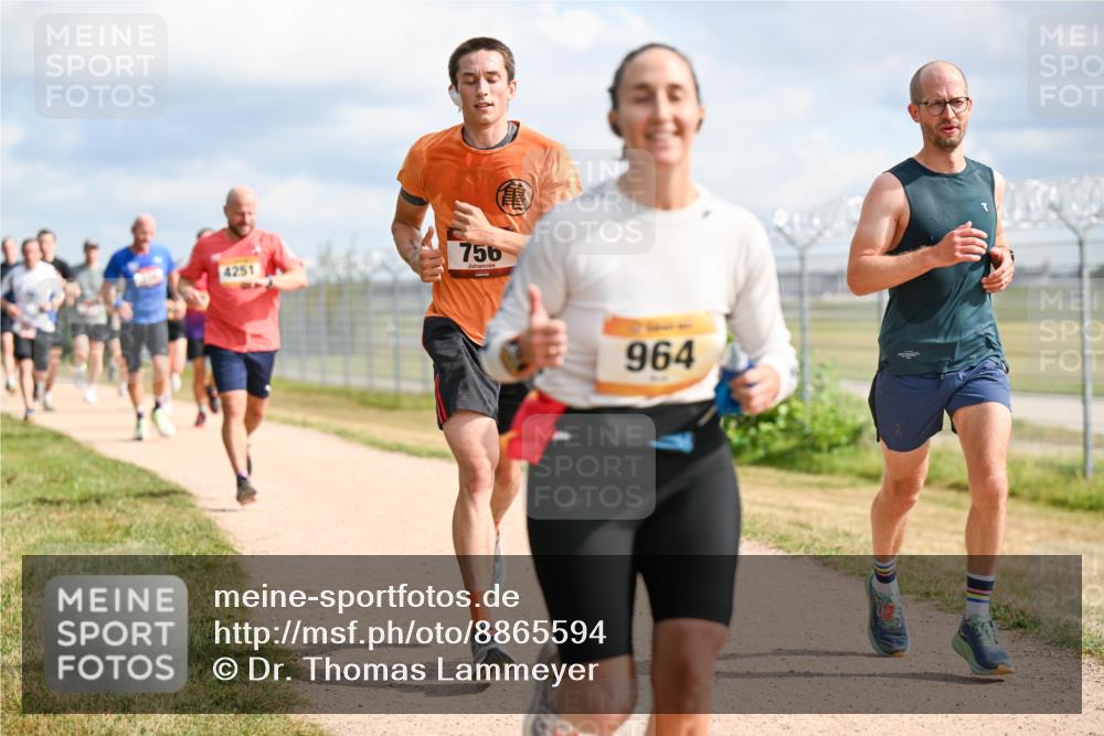 14.09.2025 - Airport Race Dr. Thomas Lammeyer http://msf.ph/oto/8865594 14.09.2025 12:06:03 Laufen 4251, 756, 964 meine-sportfotos.de