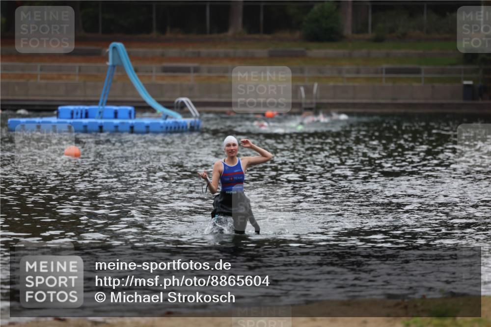 14.09.2025 - Stadtparktriathlon Michael Strokosch http://msf.ph/oto/8865604 14.09.2025 09:05:13 Schwimmen 415 meine-sportfotos.de
