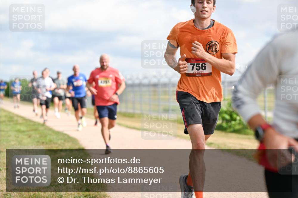 14.09.2025 - Airport Race Dr. Thomas Lammeyer http://msf.ph/oto/8865605 14.09.2025 12:06:04 Laufen 756 meine-sportfotos.de