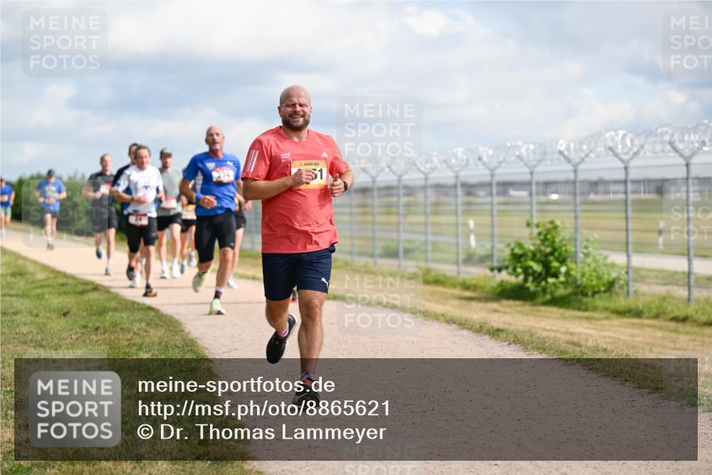 14.09.2025 - Airport Race Dr. Thomas Lammeyer http://msf.ph/oto/8865621 14.09.2025 12:06:05 Laufen 1 meine-sportfotos.de