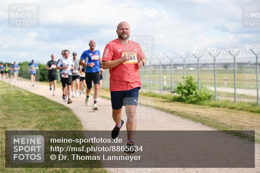 14.09.2025 - Airport Race Dr. Thomas Lammeyer http://msf.ph/oto/8865634 14.09.2025 12:06:06 Laufen 01 meine-sportfotos.de