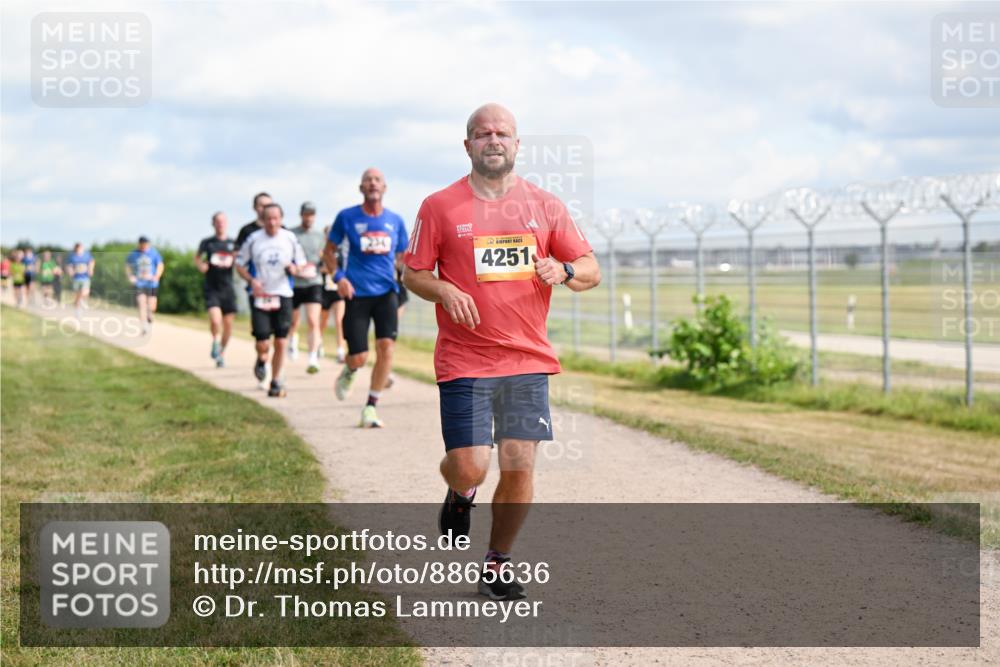 14.09.2025 - Airport Race Dr. Thomas Lammeyer http://msf.ph/oto/8865636 14.09.2025 12:06:06 Laufen 4251 meine-sportfotos.de