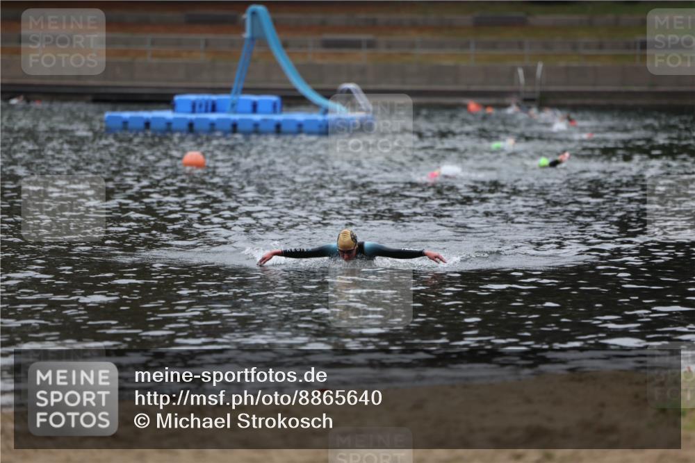 14.09.2025 - Stadtparktriathlon Michael Strokosch http://msf.ph/oto/8865640 14.09.2025 09:10:21 Schwimmen 473 meine-sportfotos.de