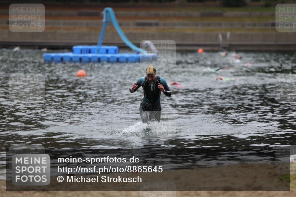 14.09.2025 - Stadtparktriathlon Michael Strokosch http://msf.ph/oto/8865645 14.09.2025 09:10:26 Schwimmen 473 meine-sportfotos.de