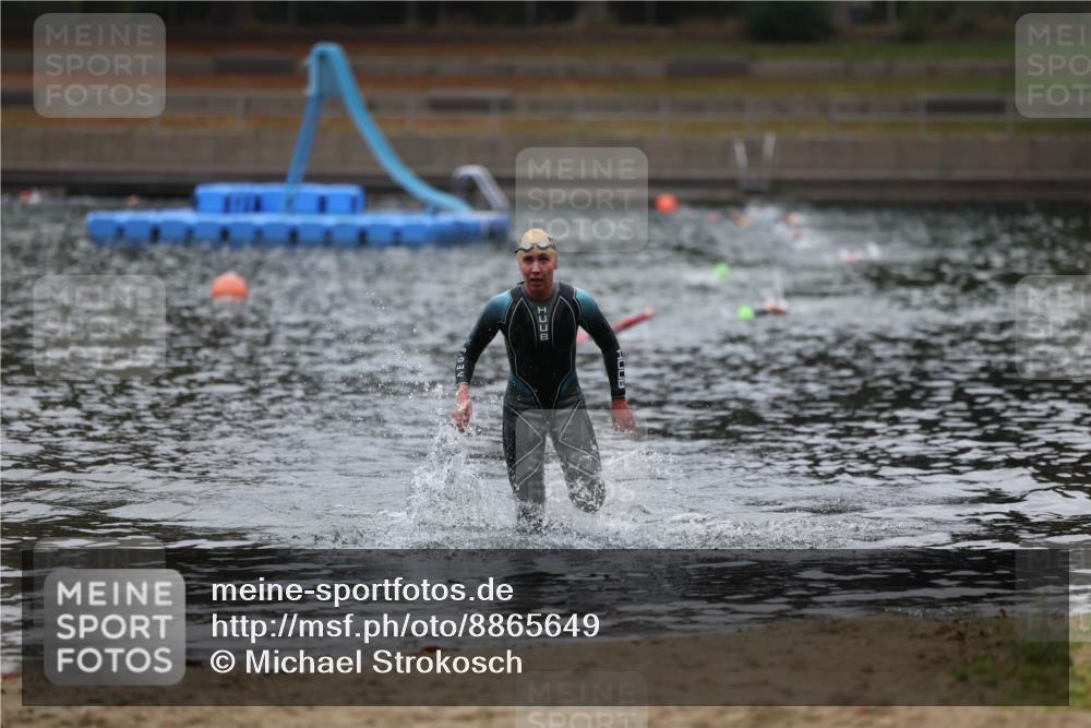 14.09.2025 - Stadtparktriathlon Michael Strokosch http://msf.ph/oto/8865649 14.09.2025 09:10:27 Schwimmen 473 meine-sportfotos.de