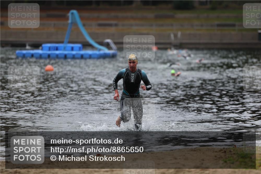 14.09.2025 - Stadtparktriathlon Michael Strokosch http://msf.ph/oto/8865650 14.09.2025 09:10:27 Schwimmen 473 meine-sportfotos.de