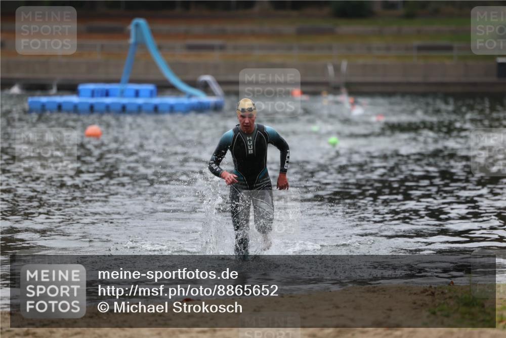 14.09.2025 - Stadtparktriathlon Michael Strokosch http://msf.ph/oto/8865652 14.09.2025 09:10:28 Schwimmen 473 meine-sportfotos.de