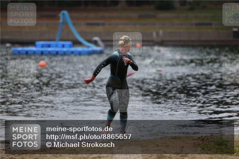 14.09.2025 - Stadtparktriathlon Michael Strokosch http://msf.ph/oto/8865657 14.09.2025 09:10:29 Schwimmen 473 meine-sportfotos.de