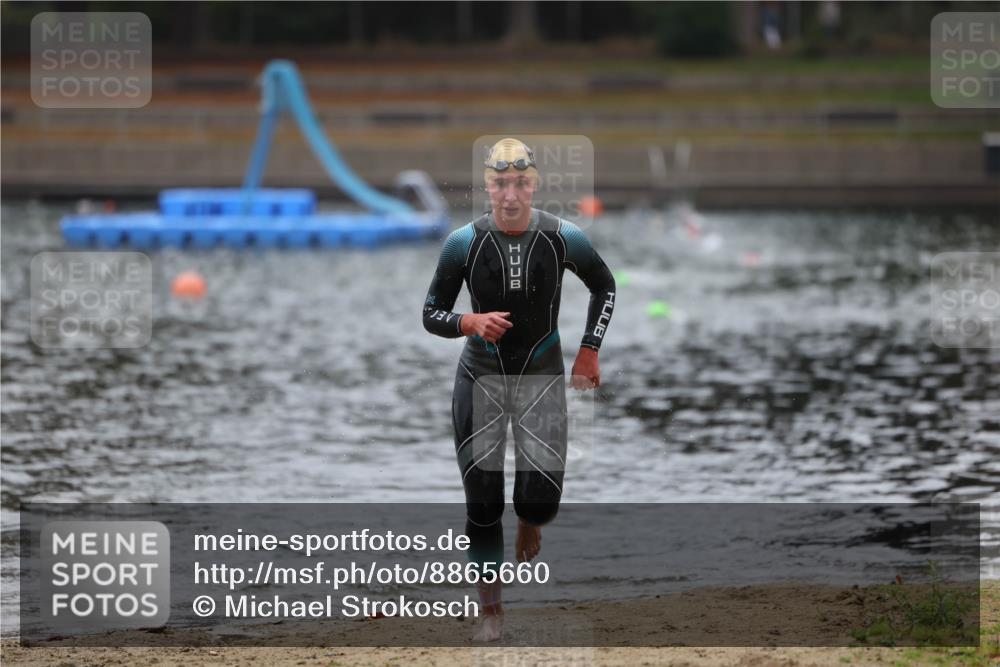 14.09.2025 - Stadtparktriathlon Michael Strokosch http://msf.ph/oto/8865660 14.09.2025 09:10:30 Schwimmen 473 meine-sportfotos.de