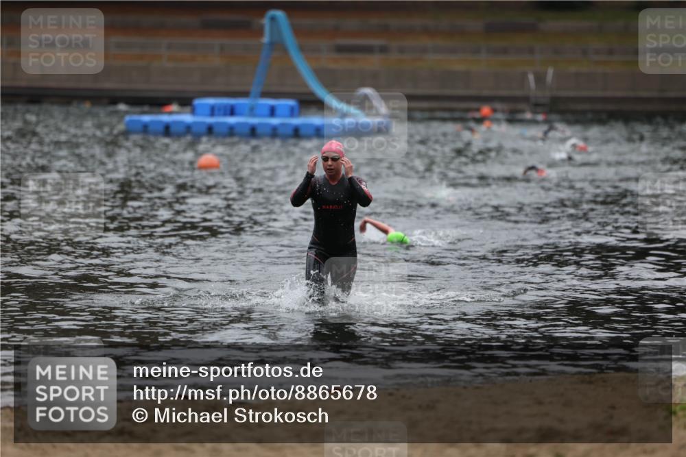 14.09.2025 - Stadtparktriathlon Michael Strokosch http://msf.ph/oto/8865678 14.09.2025 09:10:46 Schwimmen 484 meine-sportfotos.de