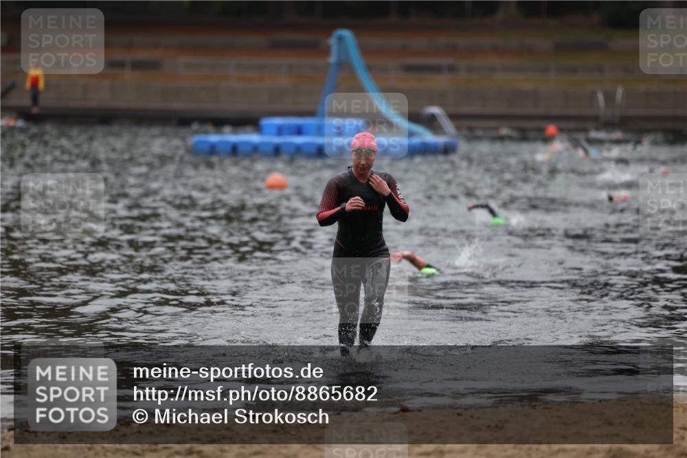 14.09.2025 - Stadtparktriathlon Michael Strokosch http://msf.ph/oto/8865682 14.09.2025 09:10:48 Schwimmen 484 meine-sportfotos.de
