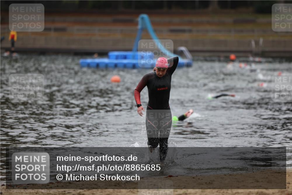 14.09.2025 - Stadtparktriathlon Michael Strokosch http://msf.ph/oto/8865685 14.09.2025 09:10:49 Schwimmen 484 meine-sportfotos.de
