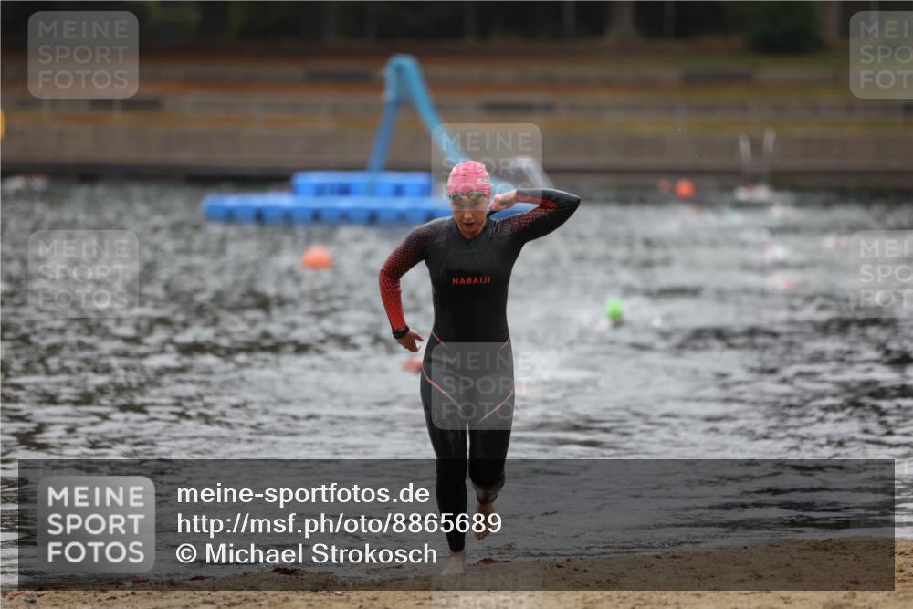 14.09.2025 - Stadtparktriathlon Michael Strokosch http://msf.ph/oto/8865689 14.09.2025 09:10:50 Schwimmen 484, 488 meine-sportfotos.de