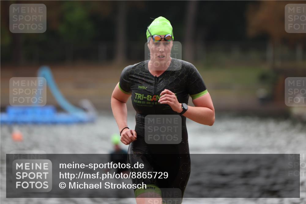 14.09.2025 - Stadtparktriathlon Michael Strokosch http://msf.ph/oto/8865729 14.09.2025 09:11:01 Schwimmen 487, 488 meine-sportfotos.de