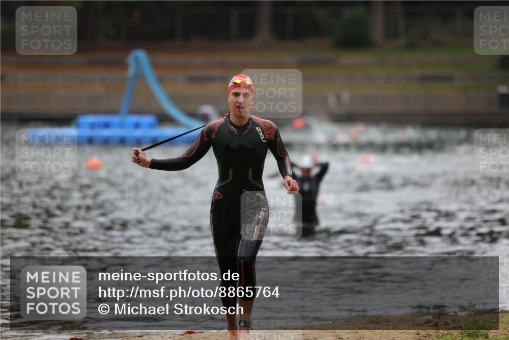 14.09.2025 - Stadtparktriathlon Michael Strokosch http://msf.ph/oto/8865764 14.09.2025 09:11:21 Schwimmen 457, 466 meine-sportfotos.de