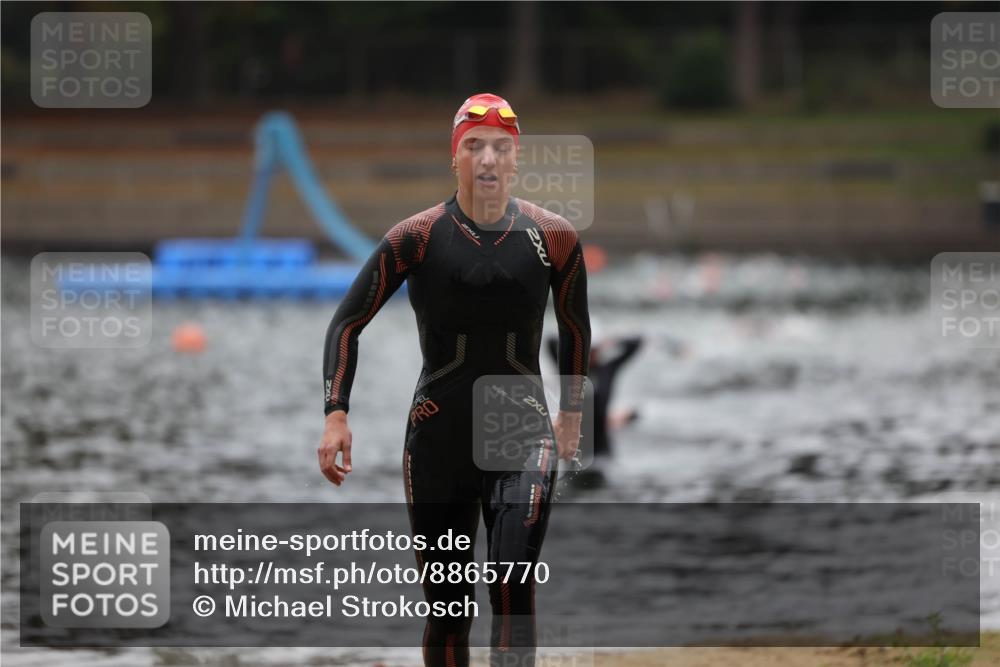 14.09.2025 - Stadtparktriathlon Michael Strokosch http://msf.ph/oto/8865770 14.09.2025 09:11:22 Schwimmen 457, 466 meine-sportfotos.de