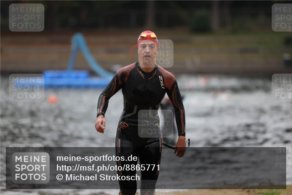 14.09.2025 - Stadtparktriathlon Michael Strokosch http://msf.ph/oto/8865771 14.09.2025 09:11:22 Schwimmen 457, 466 meine-sportfotos.de