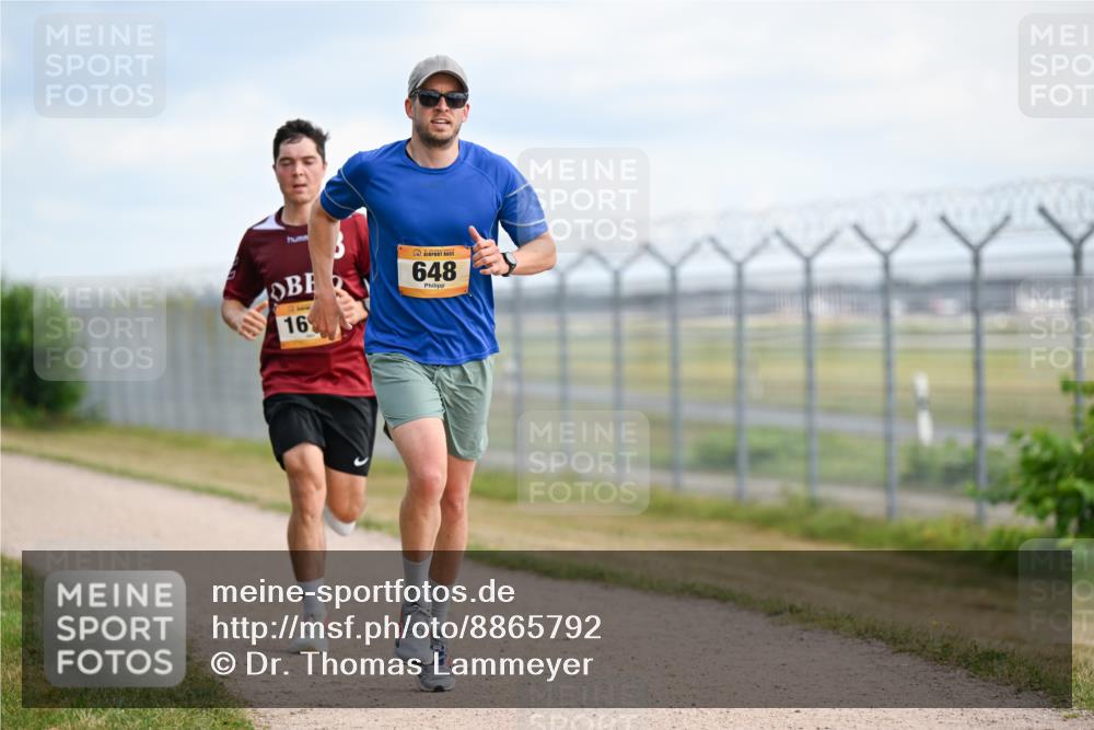 14.09.2025 - Airport Race Dr. Thomas Lammeyer http://msf.ph/oto/8865792 14.09.2025 12:06:17 Laufen 16, 648 meine-sportfotos.de