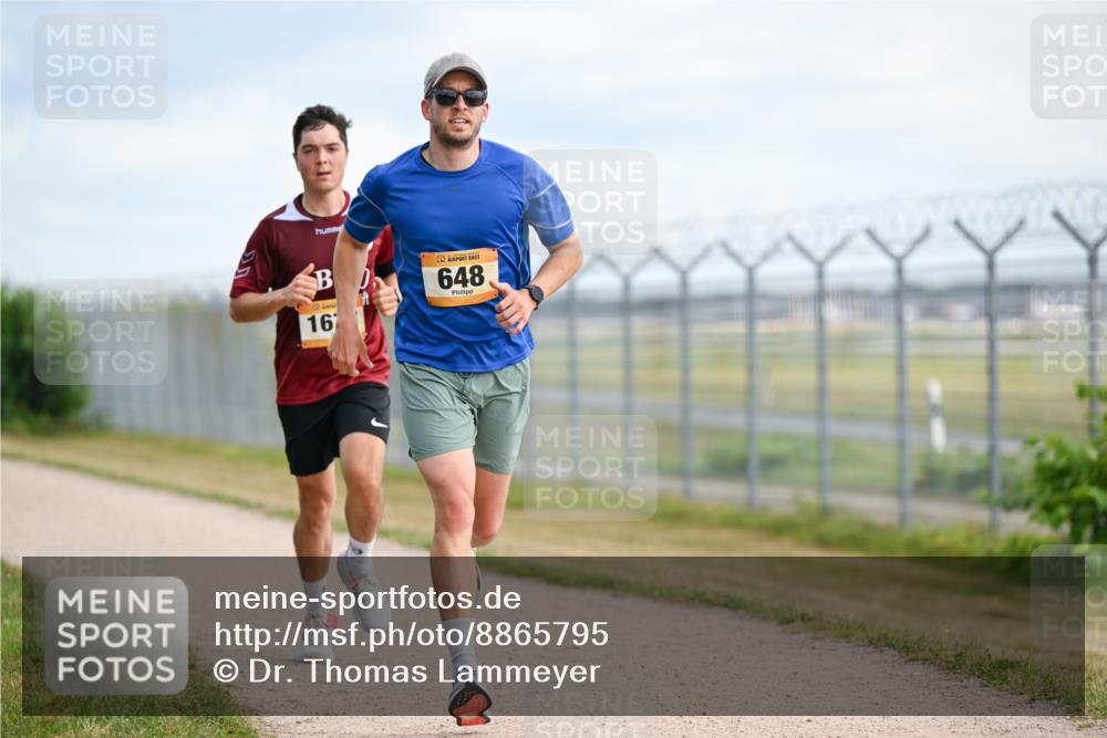 14.09.2025 - Airport Race Dr. Thomas Lammeyer http://msf.ph/oto/8865795 14.09.2025 12:06:17 Laufen 16, 648 meine-sportfotos.de