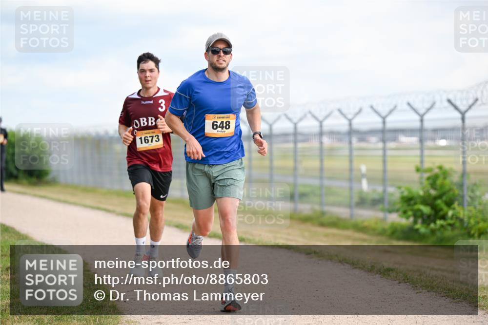 14.09.2025 - Airport Race Dr. Thomas Lammeyer http://msf.ph/oto/8865803 14.09.2025 12:06:17 Laufen 1673, 3, 648 meine-sportfotos.de