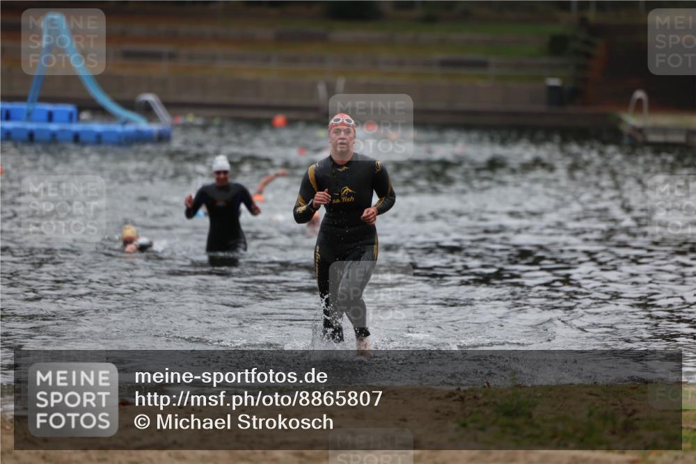 14.09.2025 - Stadtparktriathlon Michael Strokosch http://msf.ph/oto/8865807 14.09.2025 09:11:36 Schwimmen 457, 478 meine-sportfotos.de