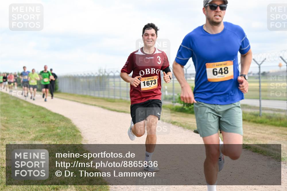 14.09.2025 - Airport Race Dr. Thomas Lammeyer http://msf.ph/oto/8865836 14.09.2025 12:06:19 Laufen 1673, 3, 648 meine-sportfotos.de