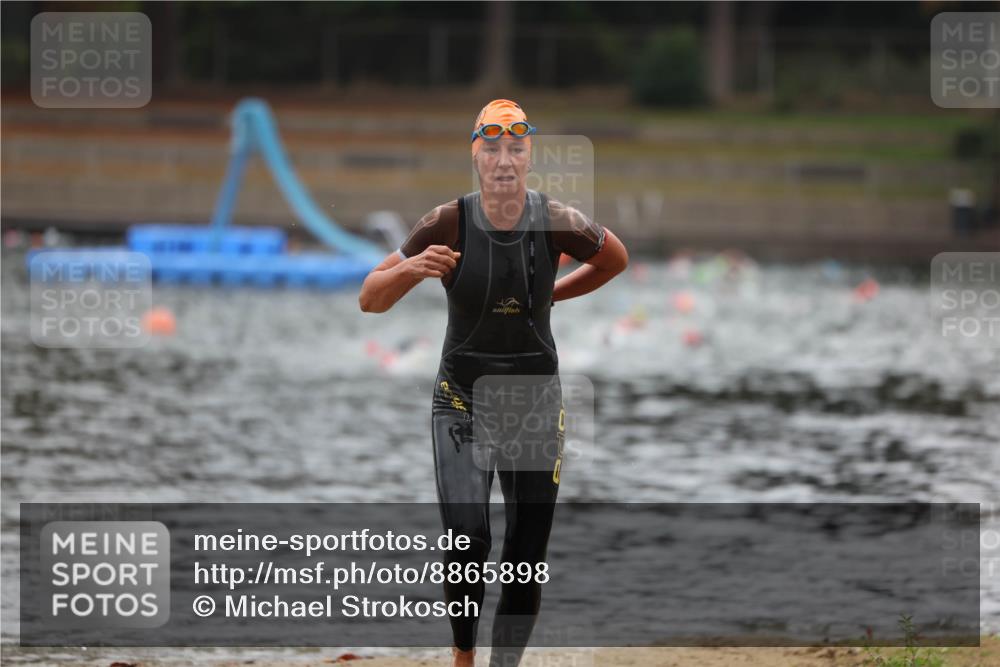 14.09.2025 - Stadtparktriathlon Michael Strokosch http://msf.ph/oto/8865898 14.09.2025 09:12:07 Schwimmen 452, 475 meine-sportfotos.de