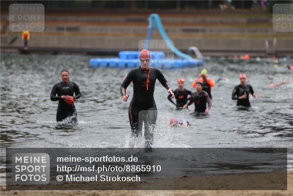 14.09.2025 - Stadtparktriathlon Michael Strokosch http://msf.ph/oto/8865910 14.09.2025 09:12:32 Schwimmen 459, 467, 483 meine-sportfotos.de