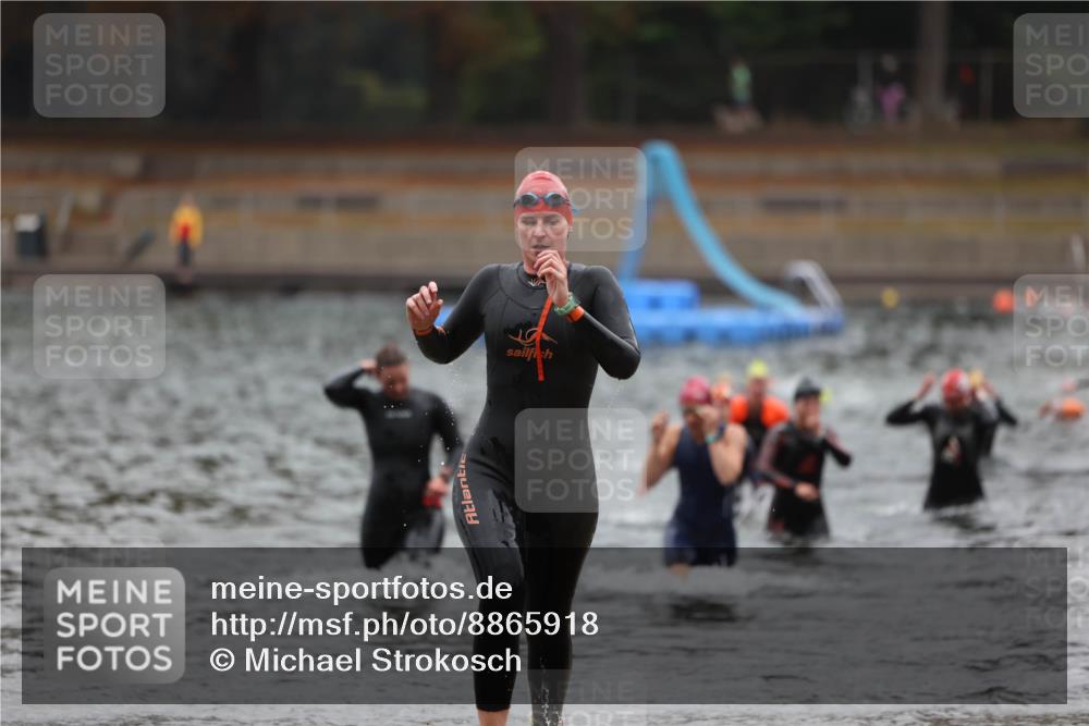 14.09.2025 - Stadtparktriathlon Michael Strokosch http://msf.ph/oto/8865918 14.09.2025 09:12:35 Schwimmen 459, 467, 483 meine-sportfotos.de