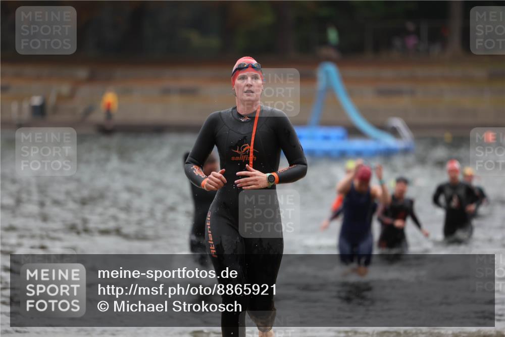 14.09.2025 - Stadtparktriathlon Michael Strokosch http://msf.ph/oto/8865921 14.09.2025 09:12:36 Schwimmen 459, 463, 467, 483 meine-sportfotos.de