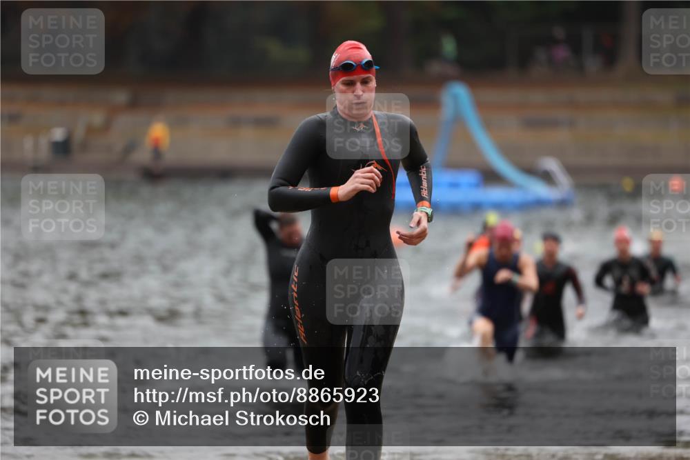 14.09.2025 - Stadtparktriathlon Michael Strokosch http://msf.ph/oto/8865923 14.09.2025 09:12:36 Schwimmen 459, 463, 467, 483 meine-sportfotos.de