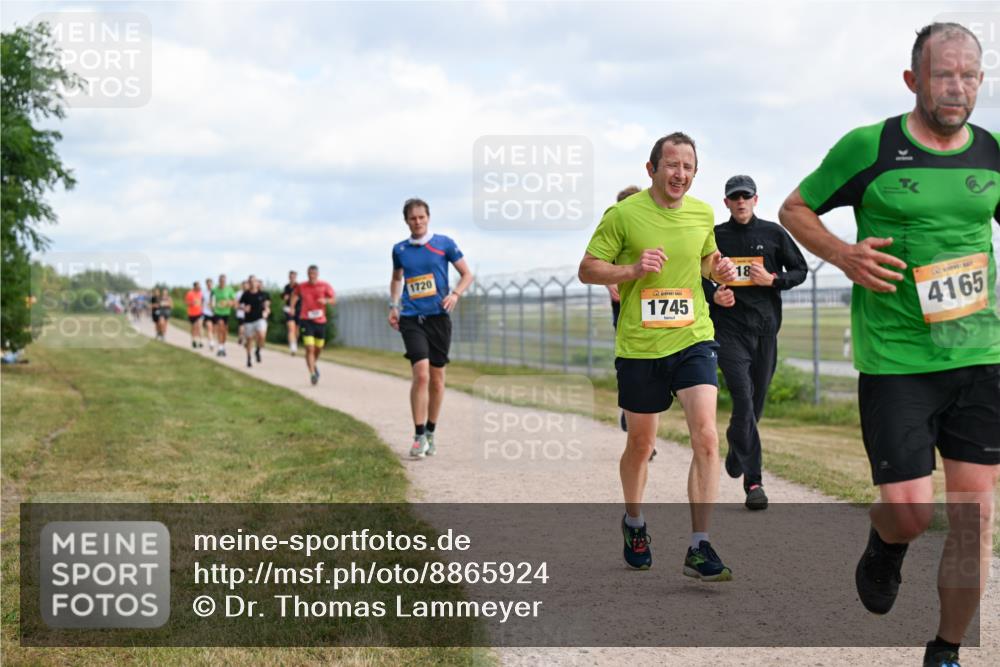 14.09.2025 - Airport Race Dr. Thomas Lammeyer http://msf.ph/oto/8865924 14.09.2025 12:06:27 Laufen 1720, 1745, 18, 4165 meine-sportfotos.de