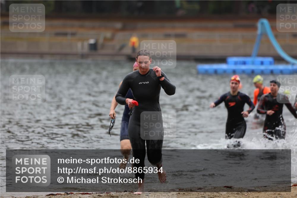 14.09.2025 - Stadtparktriathlon Michael Strokosch http://msf.ph/oto/8865934 14.09.2025 09:12:40 Schwimmen 459, 463, 467, 468, 483 meine-sportfotos.de