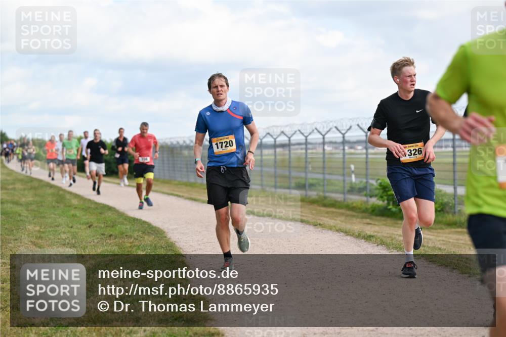14.09.2025 - Airport Race Dr. Thomas Lammeyer http://msf.ph/oto/8865935 14.09.2025 12:06:28 Laufen 300, 1720, 326 meine-sportfotos.de