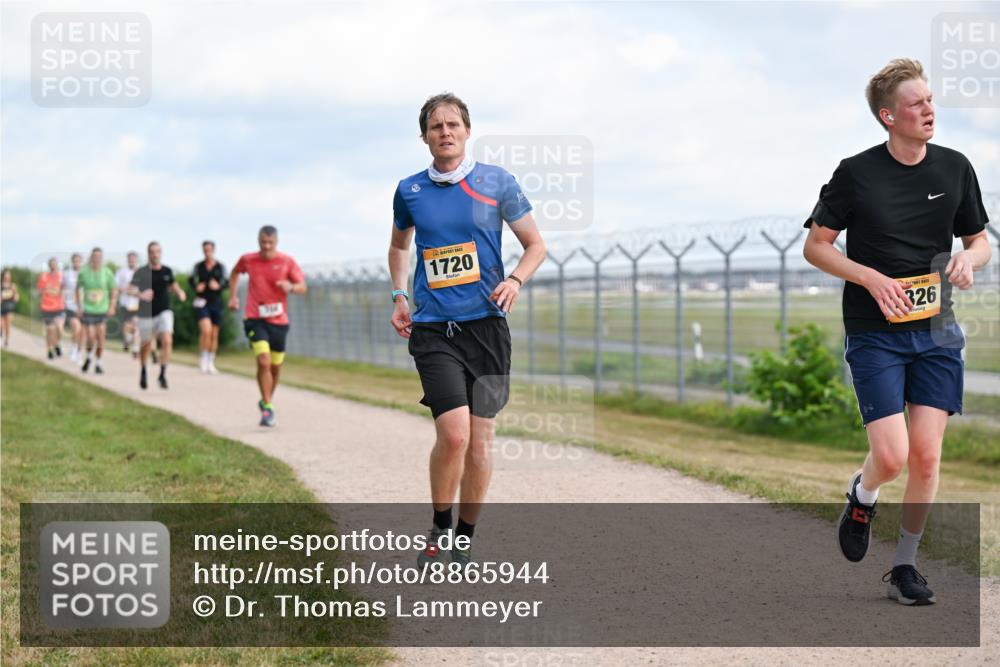 14.09.2025 - Airport Race Dr. Thomas Lammeyer http://msf.ph/oto/8865944 14.09.2025 12:06:29 Laufen 1720, 326 meine-sportfotos.de
