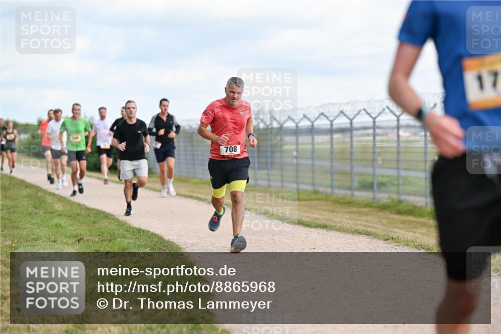 14.09.2025 - Airport Race Dr. Thomas Lammeyer http://msf.ph/oto/8865968 14.09.2025 12:06:30 Laufen 708, 17 meine-sportfotos.de