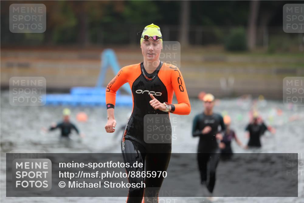14.09.2025 - Stadtparktriathlon Michael Strokosch http://msf.ph/oto/8865970 14.09.2025 09:12:53 Schwimmen 468, 474, 494 meine-sportfotos.de