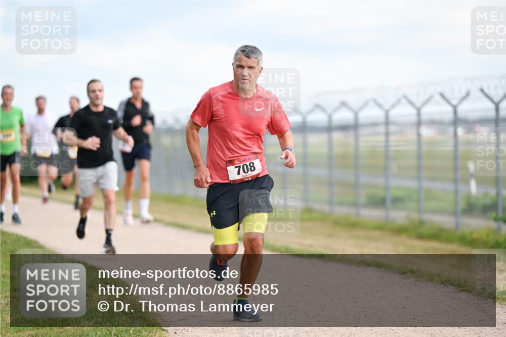 14.09.2025 - Airport Race Dr. Thomas Lammeyer http://msf.ph/oto/8865985 14.09.2025 12:06:31 Laufen 708 meine-sportfotos.de