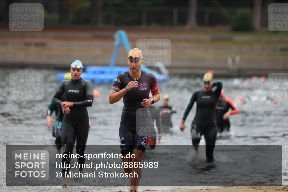 14.09.2025 - Stadtparktriathlon Michael Strokosch http://msf.ph/oto/8865989 14.09.2025 09:13:06 Schwimmen 454, 481, 493, 502 meine-sportfotos.de