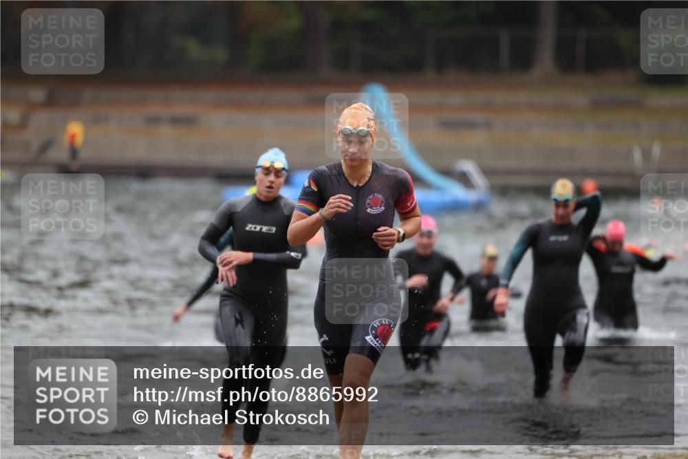 14.09.2025 - Stadtparktriathlon Michael Strokosch http://msf.ph/oto/8865992 14.09.2025 09:13:06 Schwimmen 454, 481, 493, 502 meine-sportfotos.de