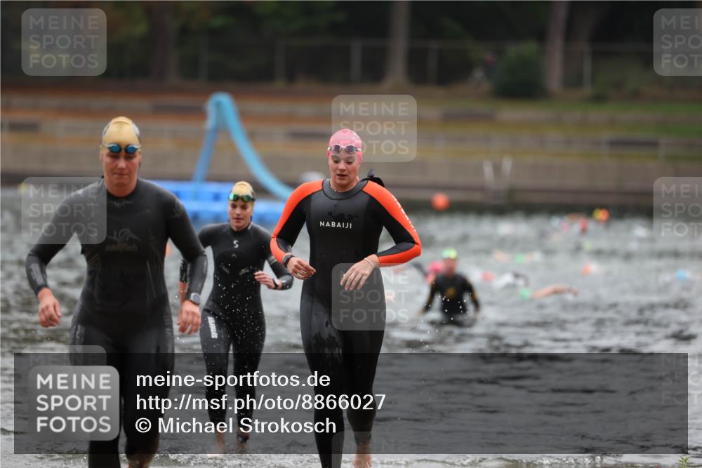 14.09.2025 - Stadtparktriathlon Michael Strokosch http://msf.ph/oto/8866027 14.09.2025 09:13:16 Schwimmen 471, 472, 479, 481 meine-sportfotos.de