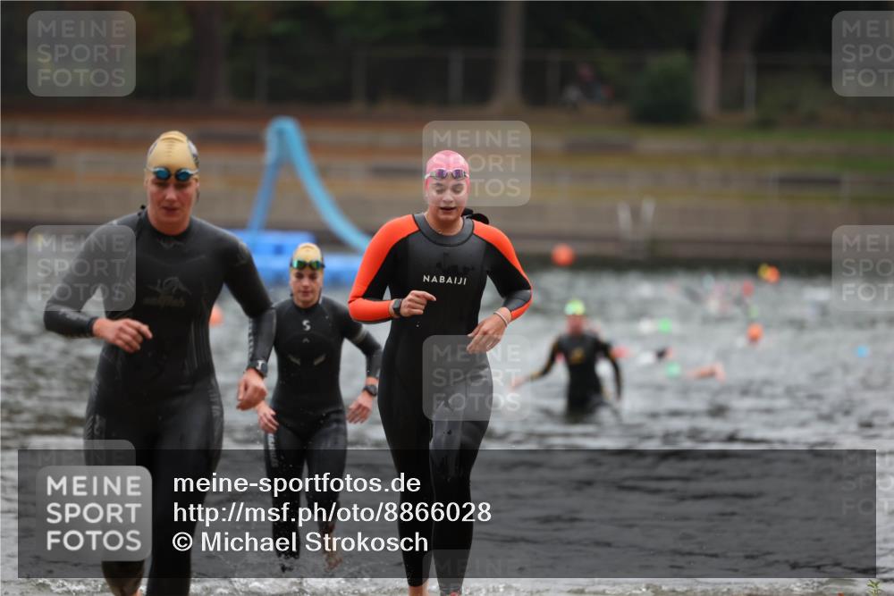 14.09.2025 - Stadtparktriathlon Michael Strokosch http://msf.ph/oto/8866028 14.09.2025 09:13:16 Schwimmen 471, 472, 479, 481 meine-sportfotos.de