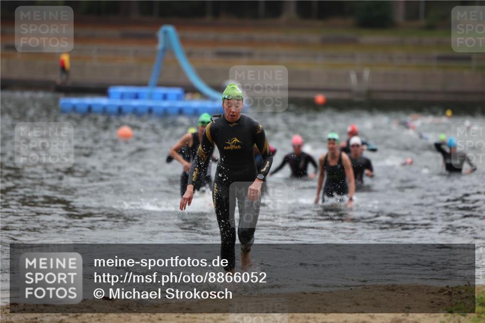 14.09.2025 - Stadtparktriathlon Michael Strokosch http://msf.ph/oto/8866052 14.09.2025 09:13:30 Schwimmen 438, 503 meine-sportfotos.de