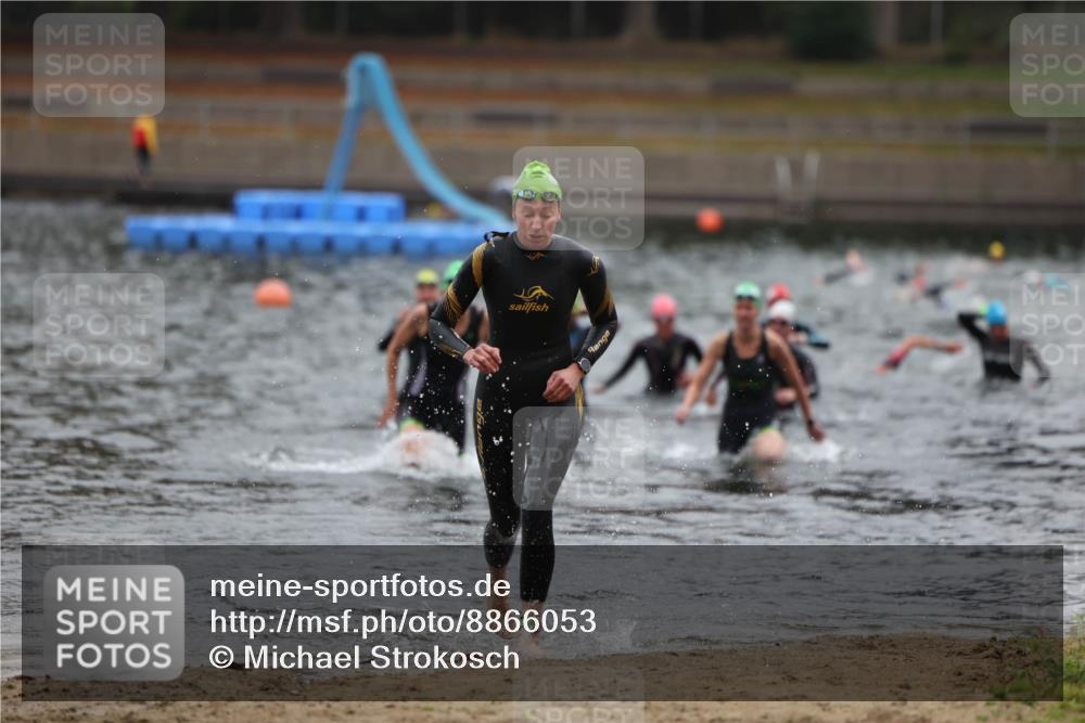 14.09.2025 - Stadtparktriathlon Michael Strokosch http://msf.ph/oto/8866053 14.09.2025 09:13:30 Schwimmen 438, 503 meine-sportfotos.de