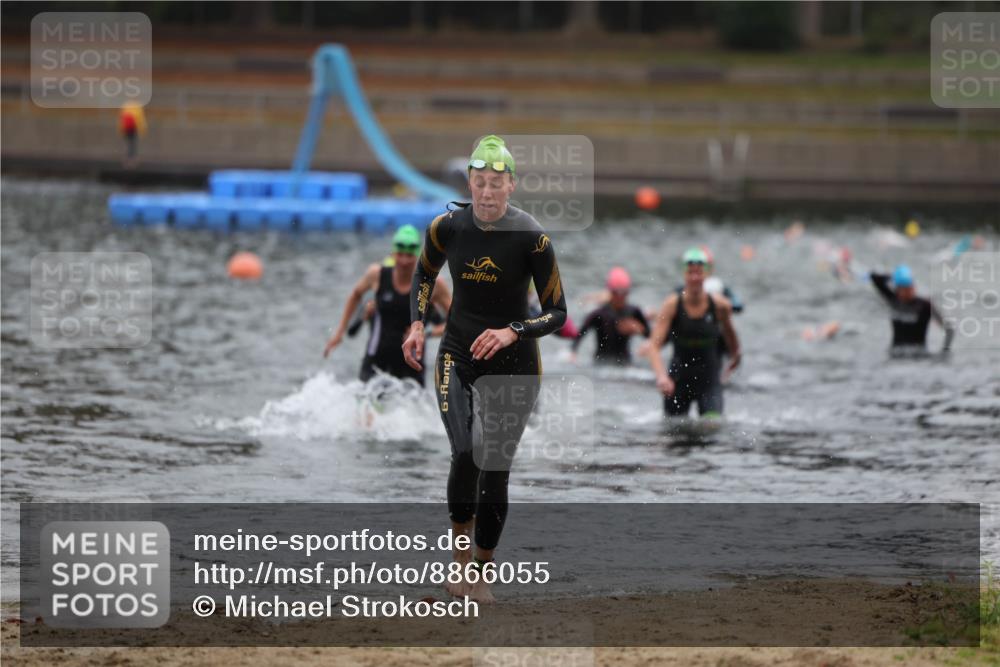 14.09.2025 - Stadtparktriathlon Michael Strokosch http://msf.ph/oto/8866055 14.09.2025 09:13:30 Schwimmen 438, 503 meine-sportfotos.de