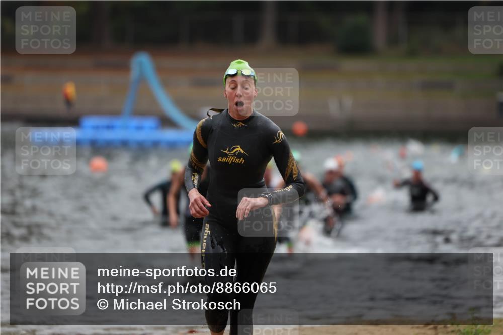 14.09.2025 - Stadtparktriathlon Michael Strokosch http://msf.ph/oto/8866065 14.09.2025 09:13:32 Schwimmen 438, 503 meine-sportfotos.de