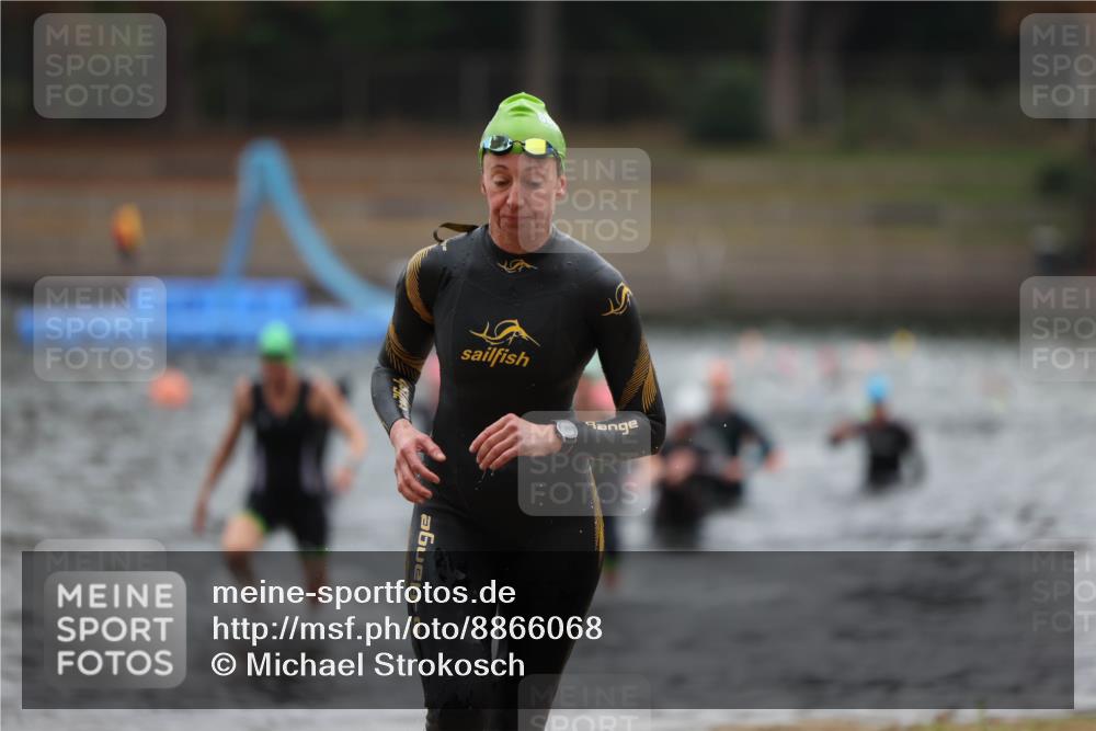 14.09.2025 - Stadtparktriathlon Michael Strokosch http://msf.ph/oto/8866068 14.09.2025 09:13:33 Schwimmen 438, 503 meine-sportfotos.de