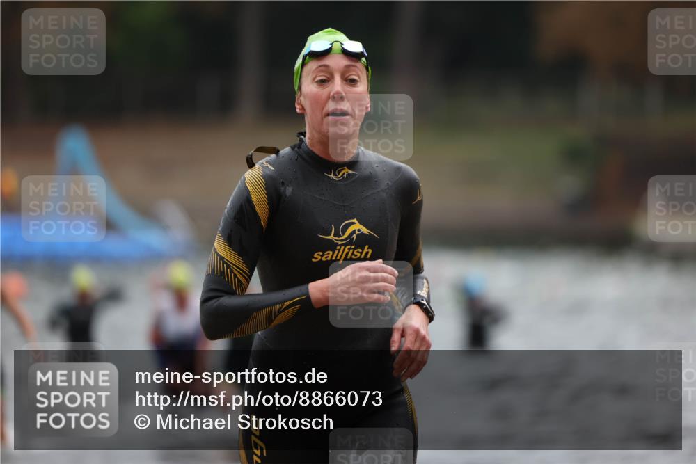 14.09.2025 - Stadtparktriathlon Michael Strokosch http://msf.ph/oto/8866073 14.09.2025 09:13:34 Schwimmen 438, 503 meine-sportfotos.de